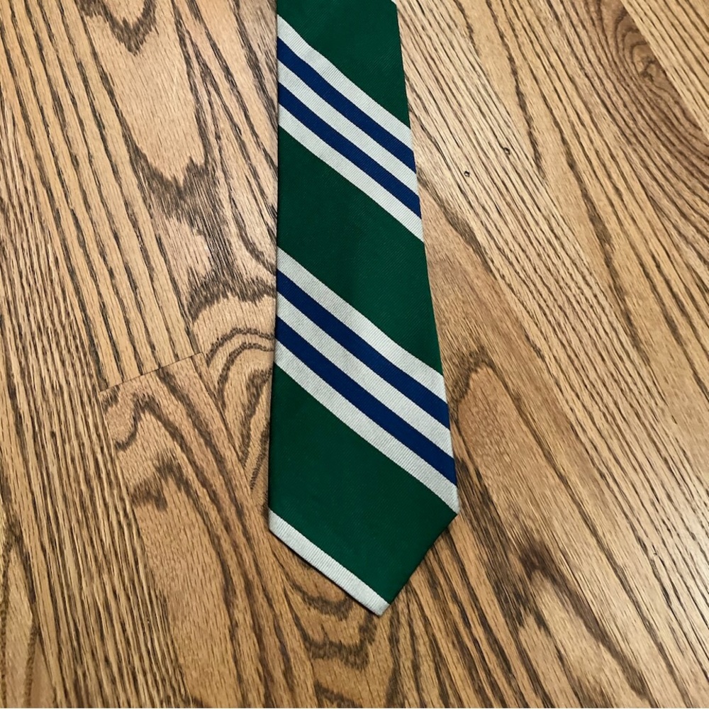 100% silk men’s tie.